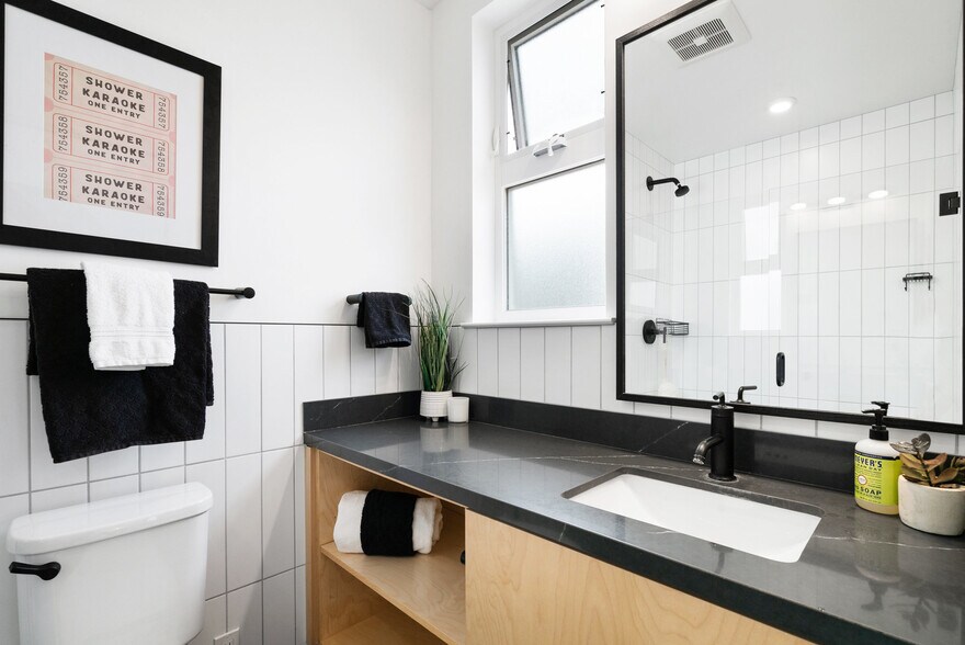 More Photos Of 202 Panetta Ave, Santa Cruz Flex For Sale