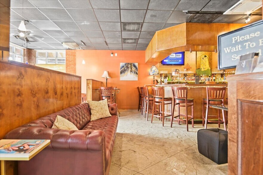 More Photos Of 201 Laurel St, Conway Restaurant For Sale