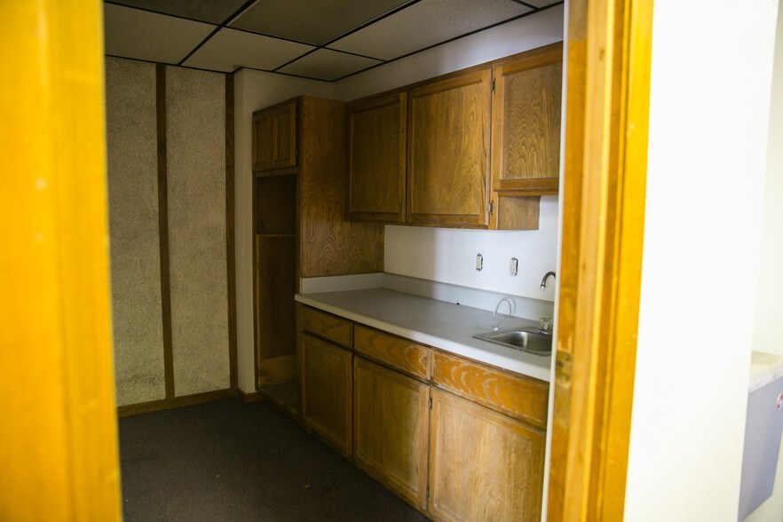 More Photos Of 165 E Southern Ave, Mesa Loft Creative Space For Lease