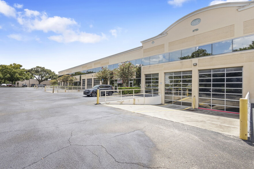 More Photos Of 8750 Exchange Dr, Orlando Warehouse For Sale