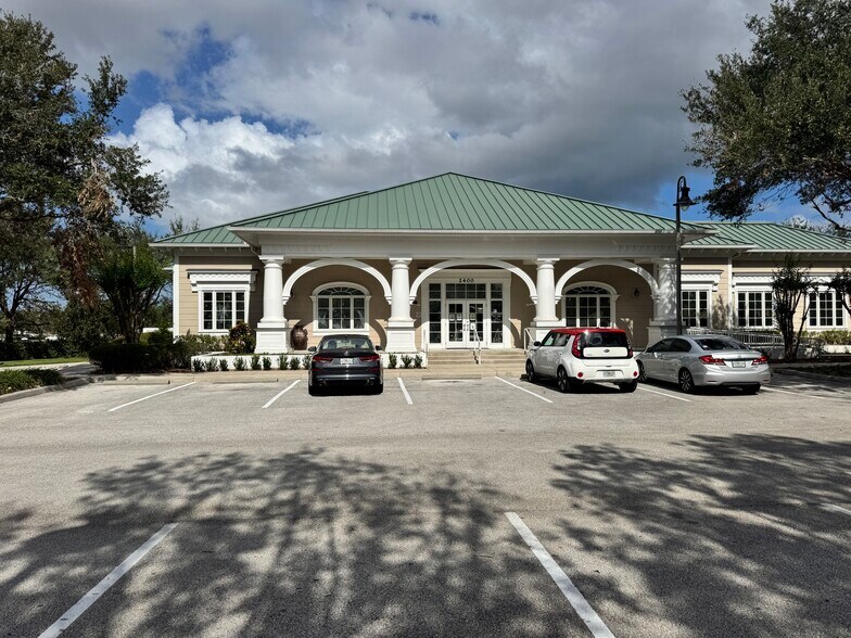 More Photos Of 2400 Hooks St, Clermont Medical For Lease