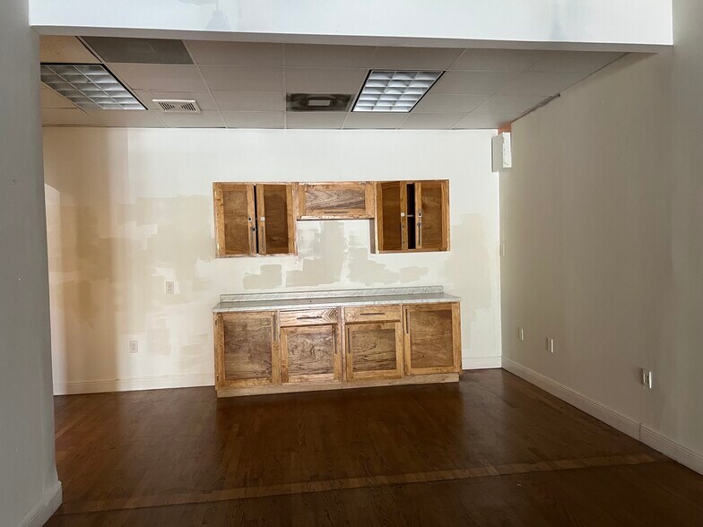 More Photos Of 2516-2520 Times Blvd, Houston Storefront Retail Office For Lease