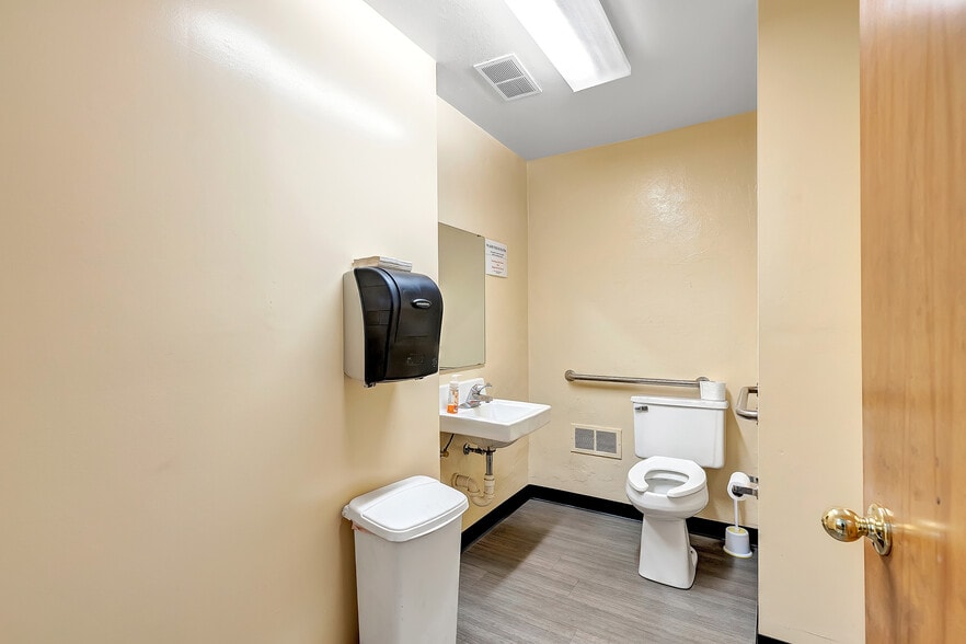 More Photos Of 118 E Pulaski St, Pulaski Storefront Retail Residential For Sale