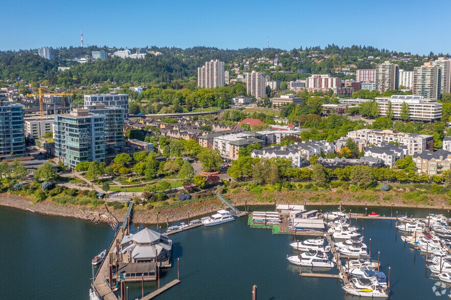 More Photos Of 1811 SW River Dr, Portland Apartments For Lease