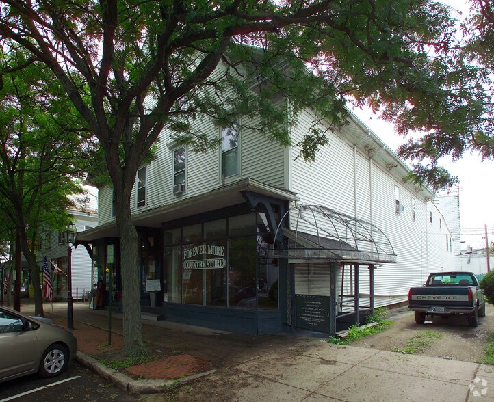 4850 Central Sq, Bridgewater, MA 02324 Storefront Retail Residential For Sale