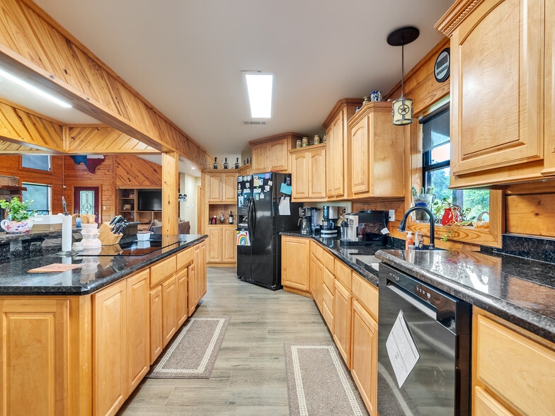 More Photos Of 325 Forest Service 217 Rd, Shepherd Specialty For Sale
