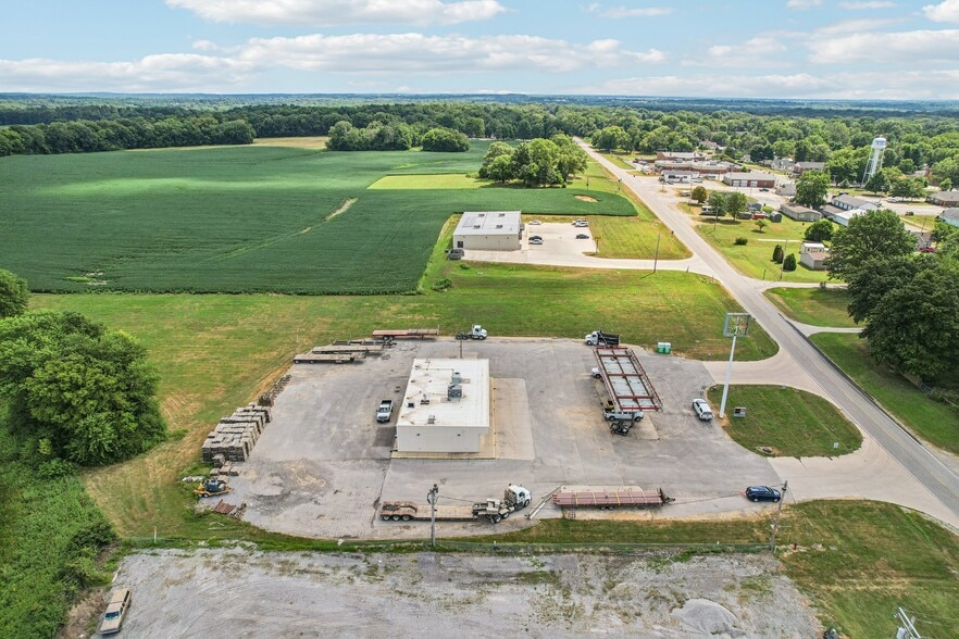 More Photos Of 402 W Johnson St, Pocahontas Flex For Sale