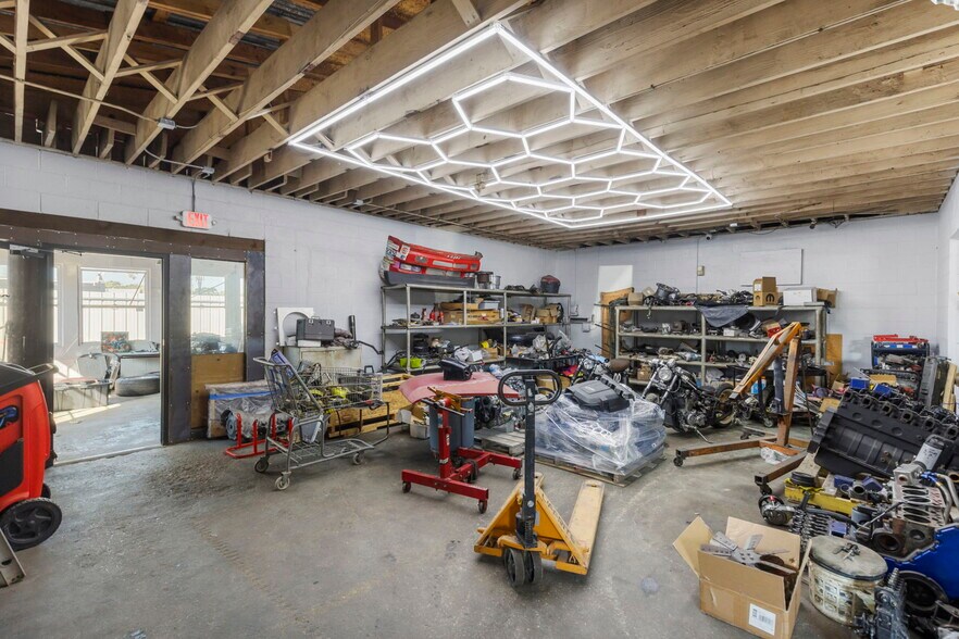 More Photos Of 4107 Weslow St, Houston Warehouse For Sale