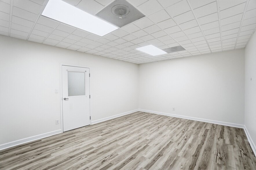 More Photos Of 1550 Magnolia Dr, Cincinnati Warehouse For Lease