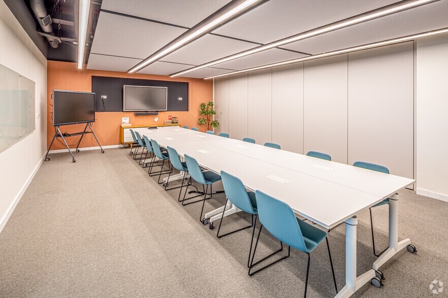 More Photos Of 25 Wilton Rd, London Coworking Space