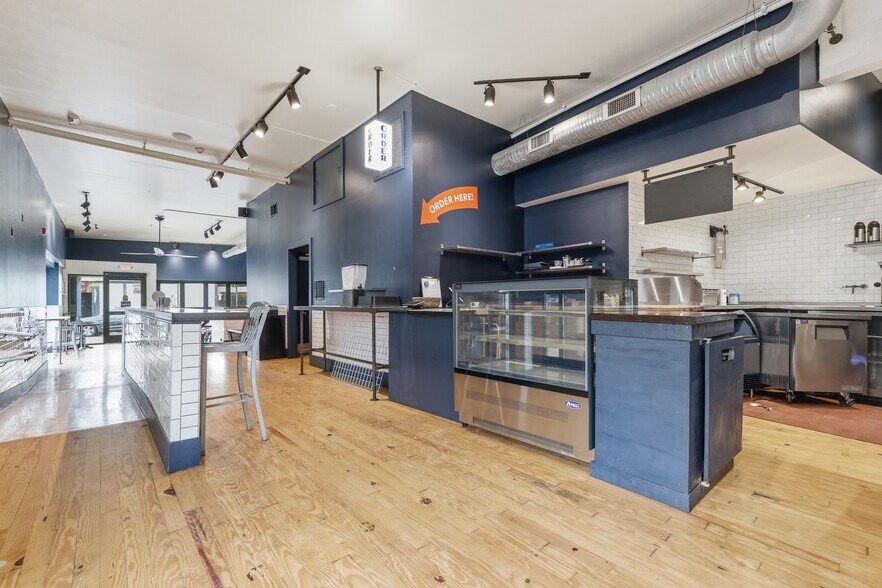 More Photos Of 1 Market St, Northampton Storefront Retail Residential For Lease