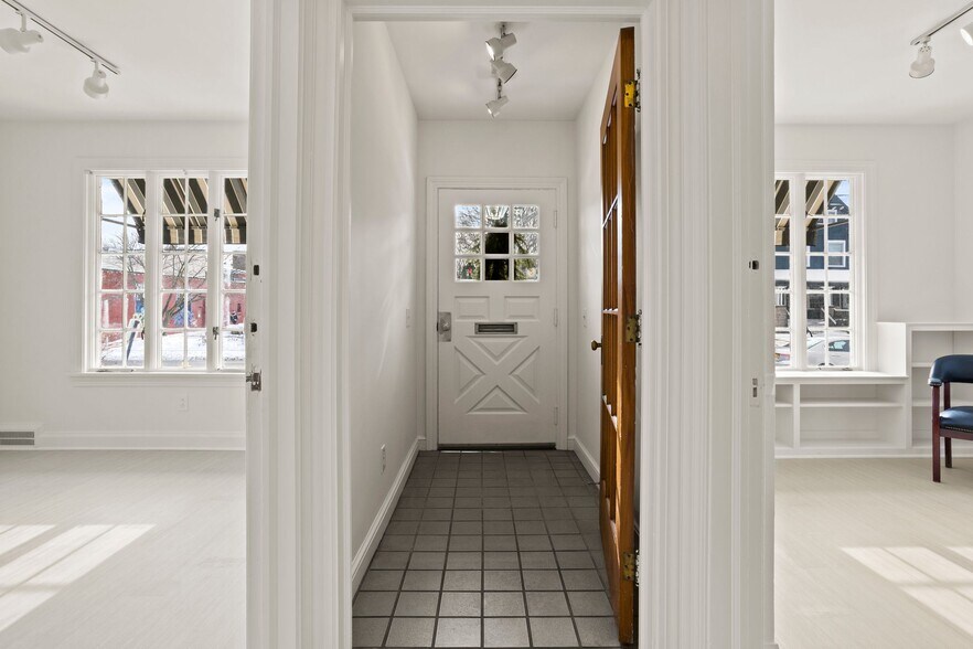 More Photos Of 206 Park Ave, Rochester Office Residential For Lease