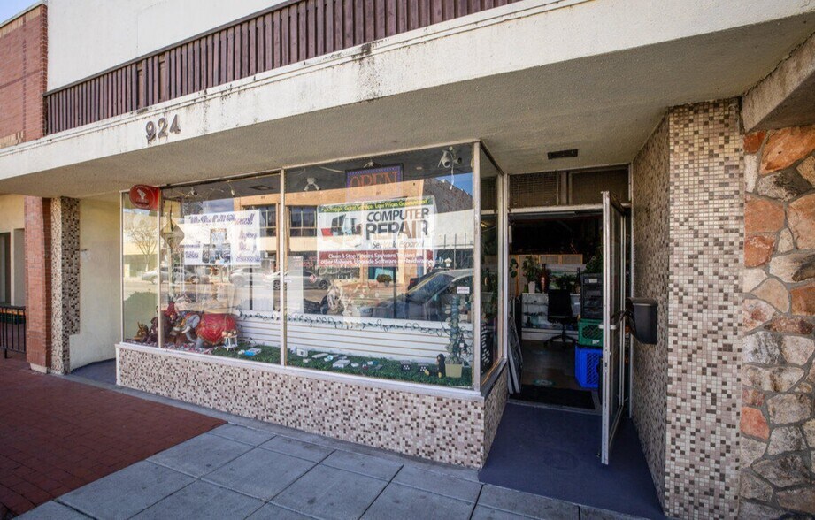 More Photos Of 924 E Main St, Santa Paula Storefront For Sale