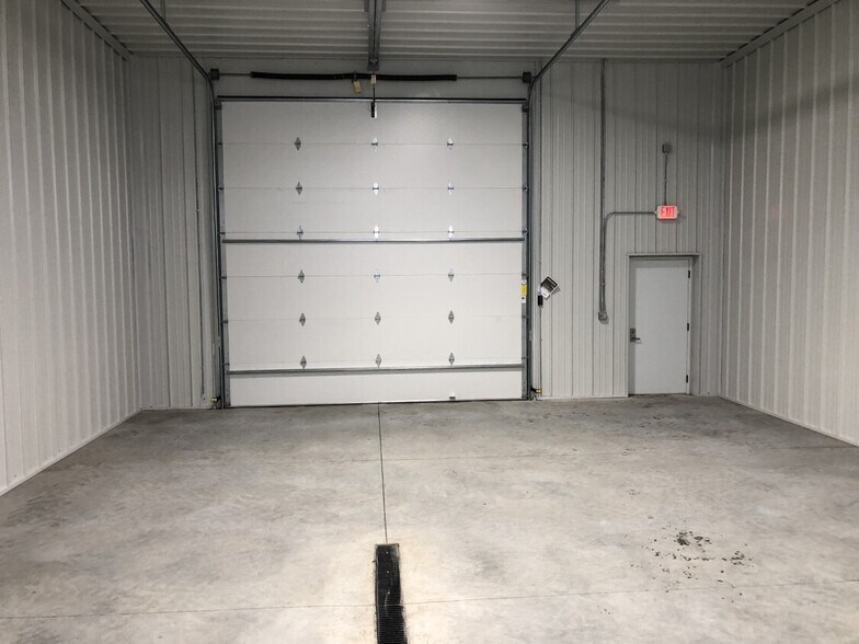 More Photos Of 1818 Sheyenne Lp N, Fargo Industrial For Sale
