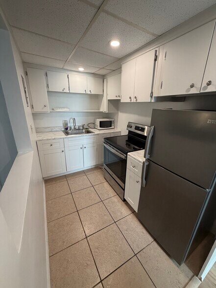 More Photos Of 105 NE 16th Ter, Fort Lauderdale Apartments For Sale