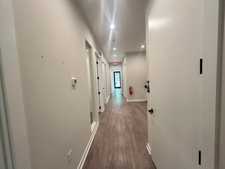 More Photos Of 6110 McFarland Station Dr, Alpharetta Medical For Lease