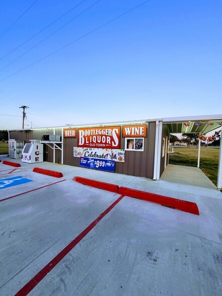 Primary Photo Of 101 W Main St, Geronimo General Retail For Lease