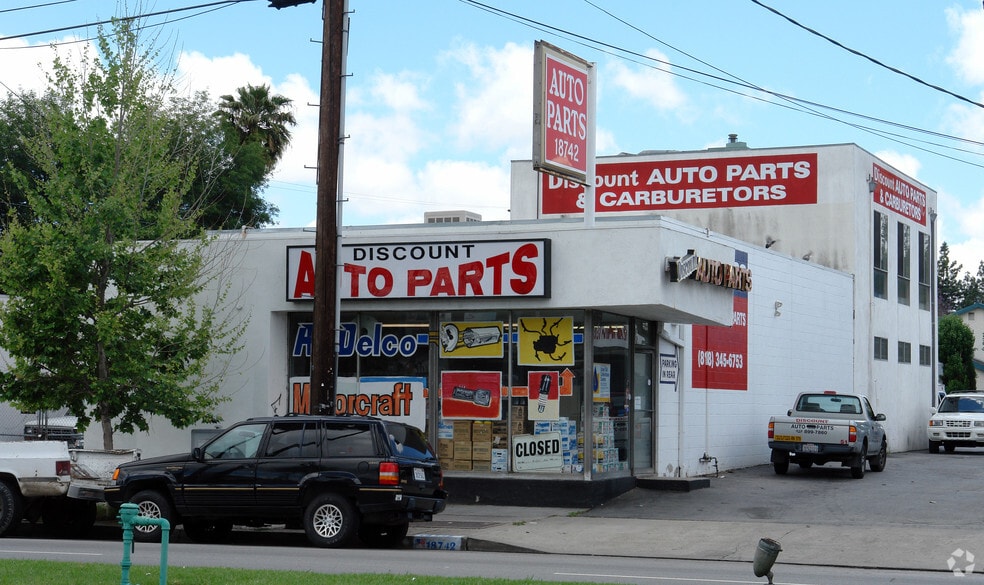 Primary Photo Of 18742 Sherman Way, Reseda Truck Stop For Lease