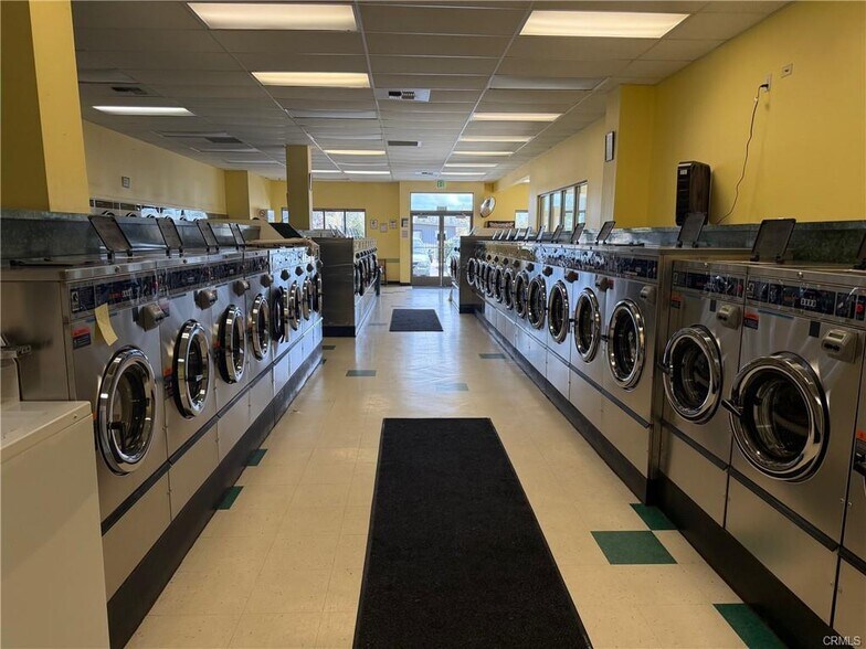 More Photos Of 5837 Clark Rd, Paradise Freestanding For Sale