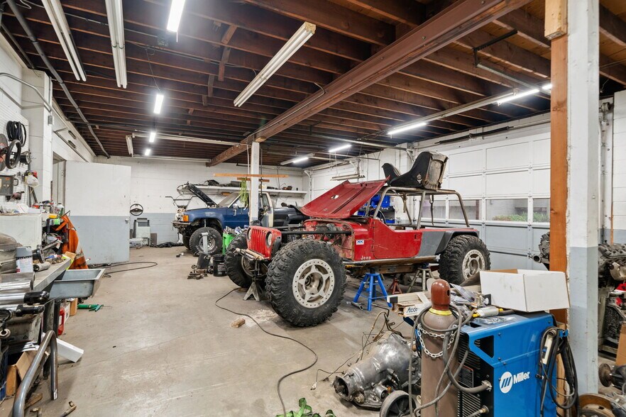 More Photos Of 209 S Sequim Ave, Sequim General Retail For Lease