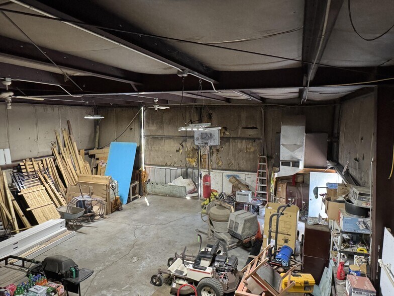 More Photos Of 2200 State Route 14, Geneva Warehouse For Lease