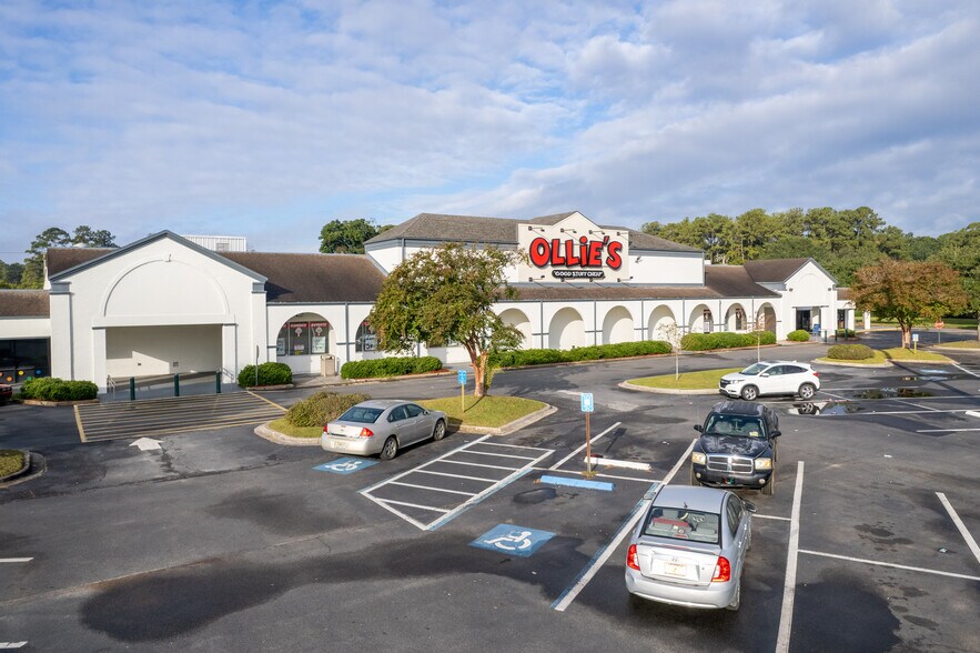 Primary Photo Of 2551 E Pinetree Blvd, Thomasville Unknown For Lease