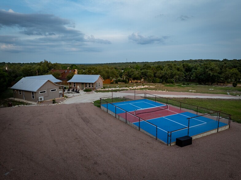 More Photos Of 3607 Lone Man Mountain Rd, Wimberley Hotel For Sale