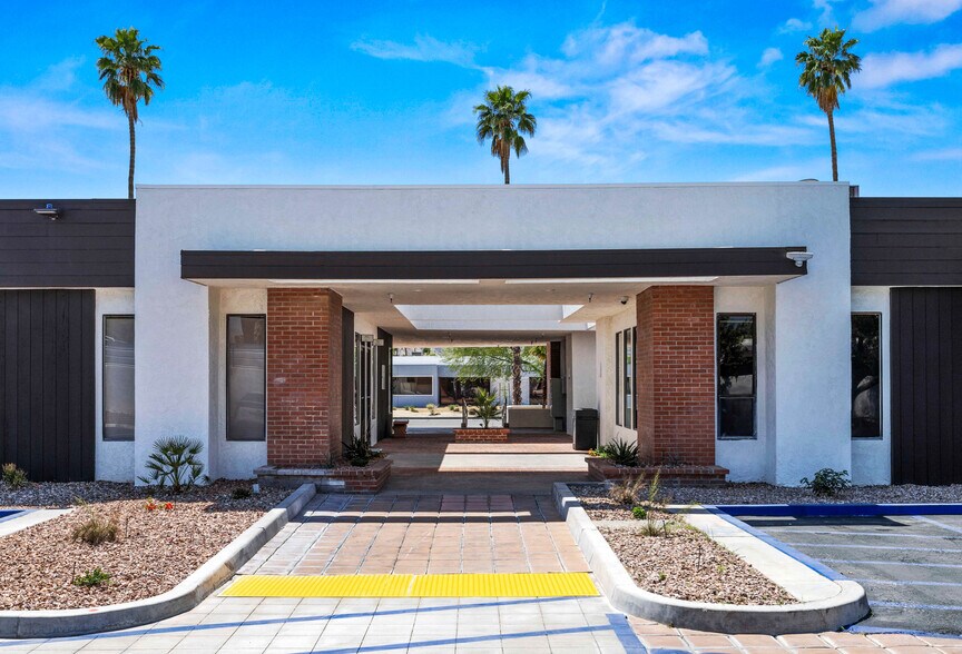 More Photos Of 2150 E Tahquitz Canyon Way, Palm Springs Medical For Lease