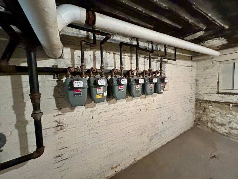 More Photos Of 816-822 E Marquette Rd, Chicago Apartments For Sale