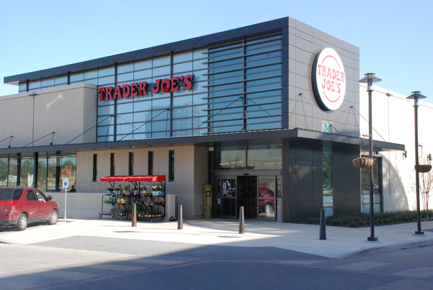 More Photos Of 7859 Walnut Hill Ln, Dallas Office For Lease