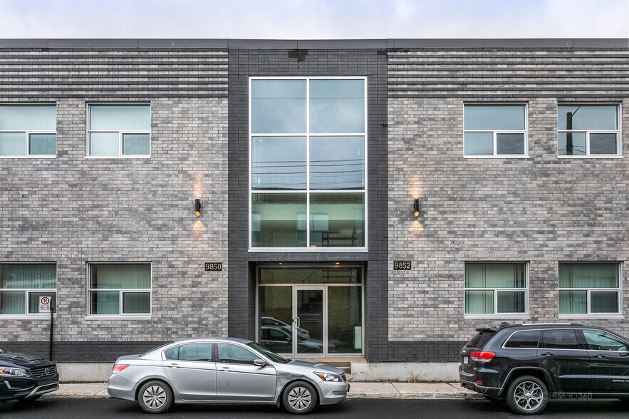 More Photos Of 9850-9852 Rue Verville, Montréal Light Distribution For Sale