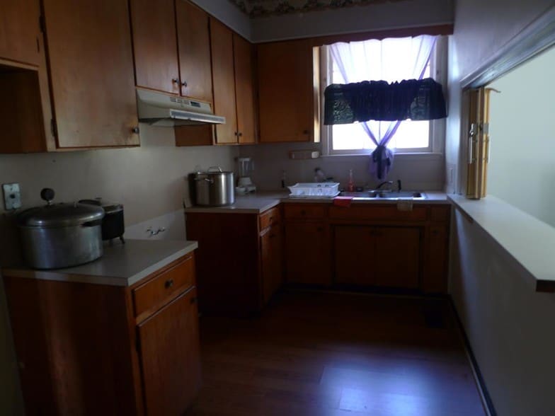 More Photos Of 7024 North Rd, North Religious Facility For Sale