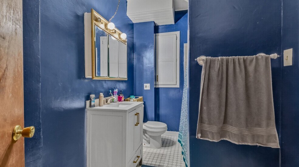More Photos Of 110 W 2nd St N, Ladysmith General Retail For Sale