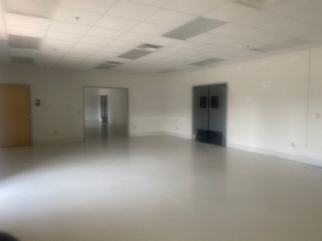 More Photos Of 100 Westside Dr, Asheville Warehouse For Lease