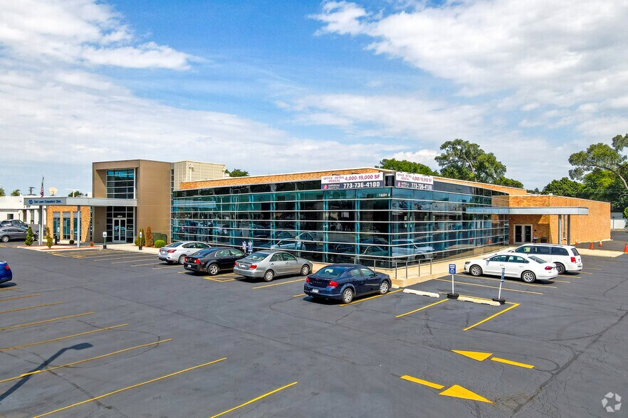 Primary Photo Of 10201 S Cicero Ave, Oak Lawn Medical For Sale