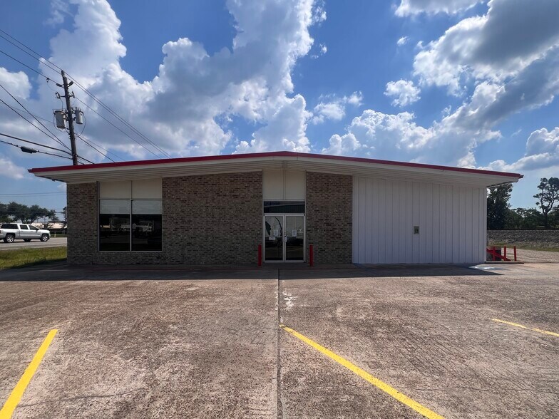 More Photos Of 13207 Highway 6, Santa Fe Auto Repair For Lease