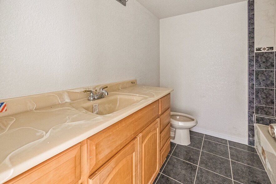 More Photos Of 2424 W Tampa Bay Blvd, Tampa Multifamily For Sale