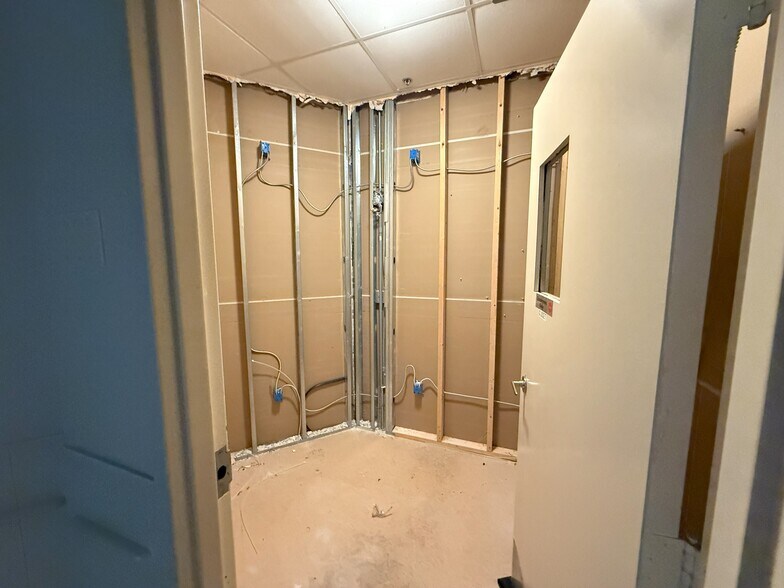 More Photos Of 10175 Tamiami Trl, Punta Gorda General Retail For Sale