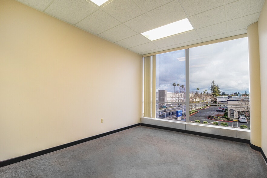 More Photos Of 2277 Watt Ave, Sacramento Office For Lease