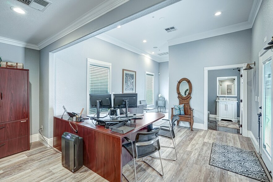 More Photos Of 8330 Brentwood Blvd, Brentwood Medical For Lease