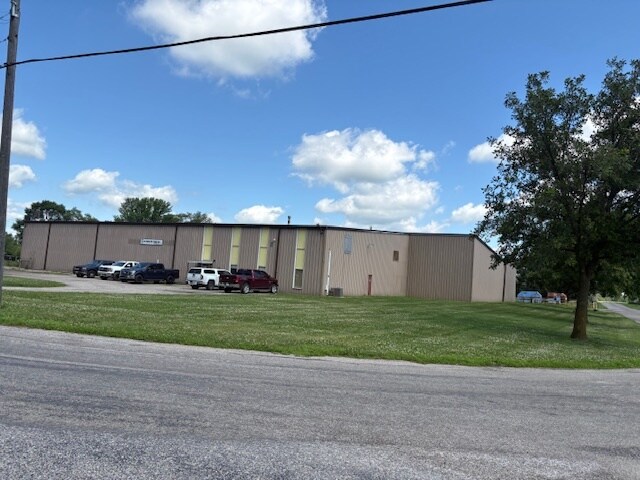 More Photos Of 718 E Main St, Kewanna Industrial For Sale