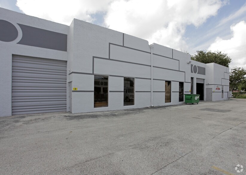 More Photos Of 1900 NW 33rd St, Pompano Beach Warehouse For Lease