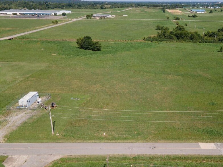 More Photos Of 905 Airport Parkway, Tahlequah Land For Sale