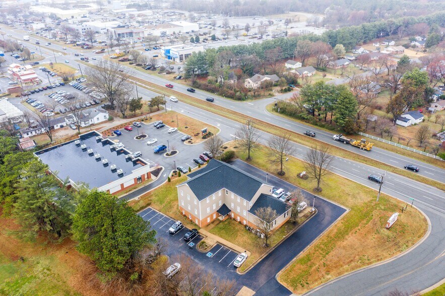 More Photos Of 6501 Mechanicsville Tpke, Mechanicsville Office For Lease