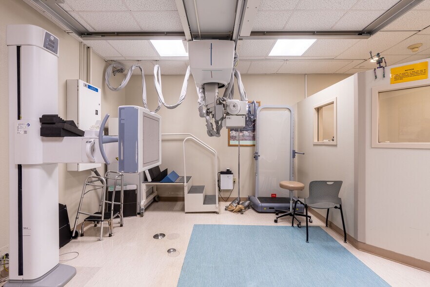 More Photos Of 2699 N 17th St, Coos Bay Medical For Sale