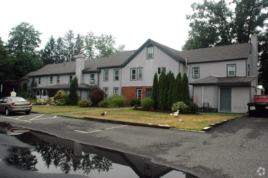 More Photos Of 11 Moquis Trl, Jefferson Multifamily For Sale