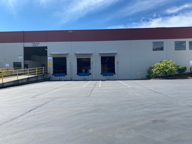 More Photos Of 8627-8661 S 187th St, Kent Warehouse For Lease