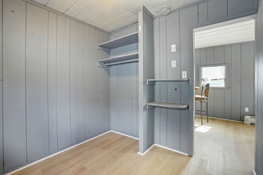 More Photos Of 4983 E Indiana Beach Rd, Monticello Hospitality For Sale