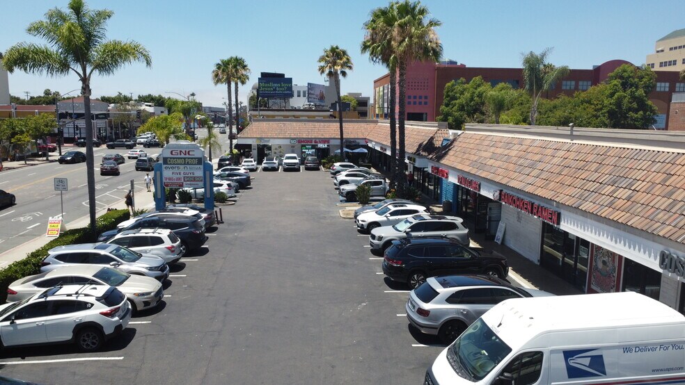More Photos Of 600-696 University Ave, San Diego Restaurant For Lease