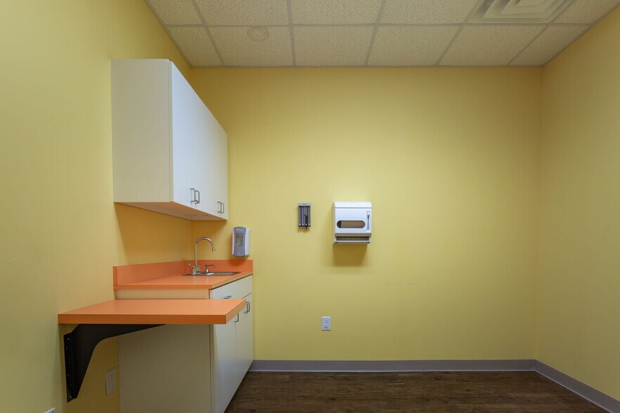 More Photos Of 118 S Scales St, Reidsville Medical For Lease